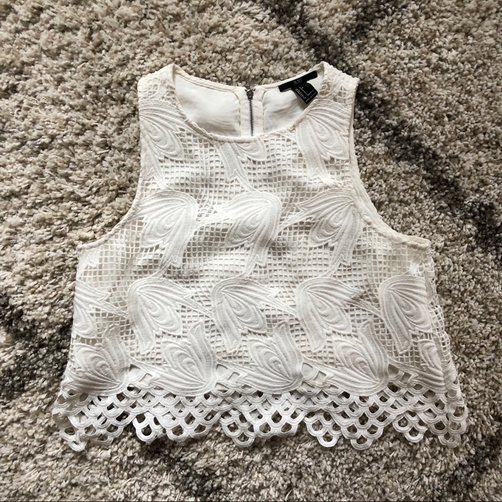 Forever 21 Sleeveless Lace Top